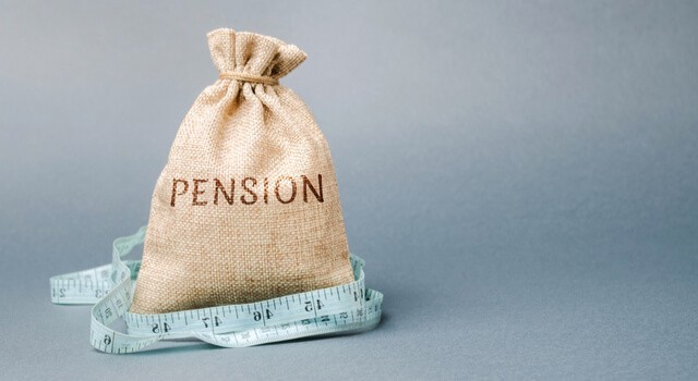 Pension bag with tape