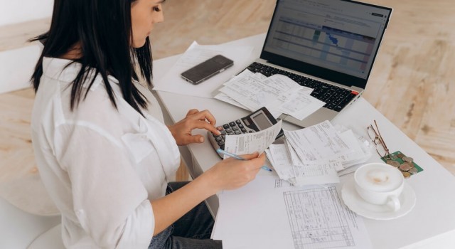 Concept of financial advice and remote work platforms
